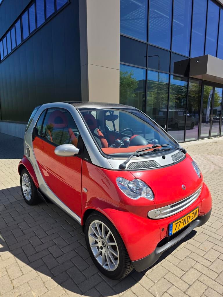 Smart fortwo 0.7 City Coupe nieuwstaat airco panorama jvc, Achterwielaandrijving, 18 €/maand, 61 pk, Origineel Nederlands