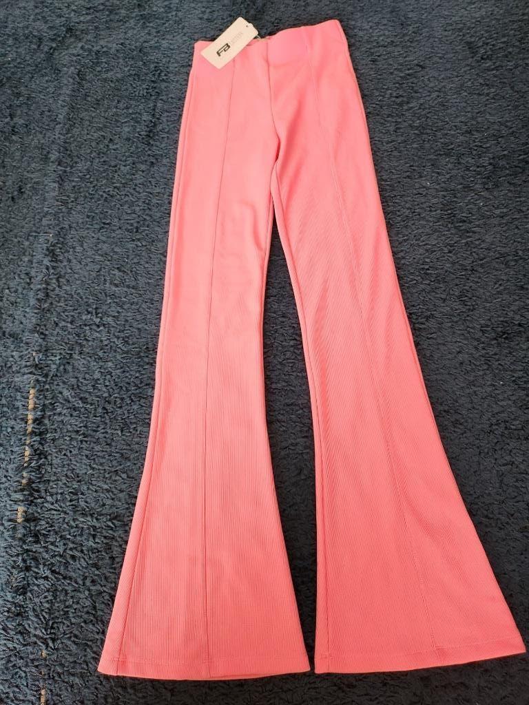 Nieuw: Extra lange flair broek Nieuw XS/S, Nieuw, Ophalen of Verzenden, Roze, Maat 34 (XS) of kleiner