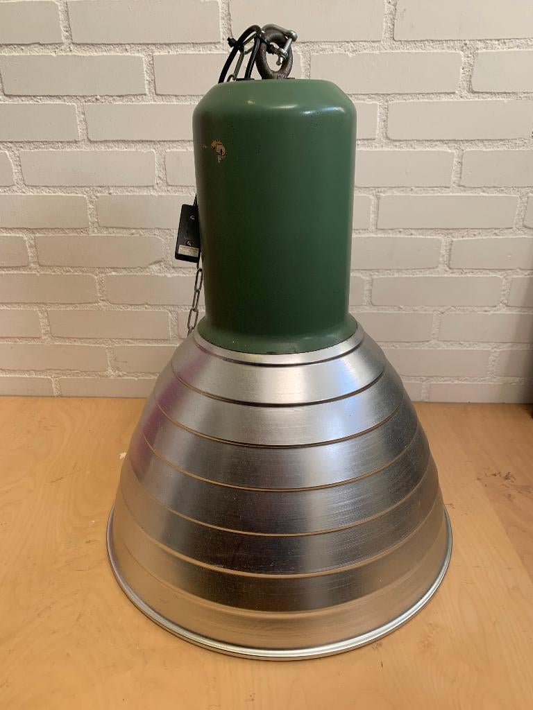 Industriële fabriekslamp hoogte ca 55 cm, Huis en Inrichting, Lampen | Hanglampen, Ophalen, Gebruikt, 50 tot 75 cm, Industriële
