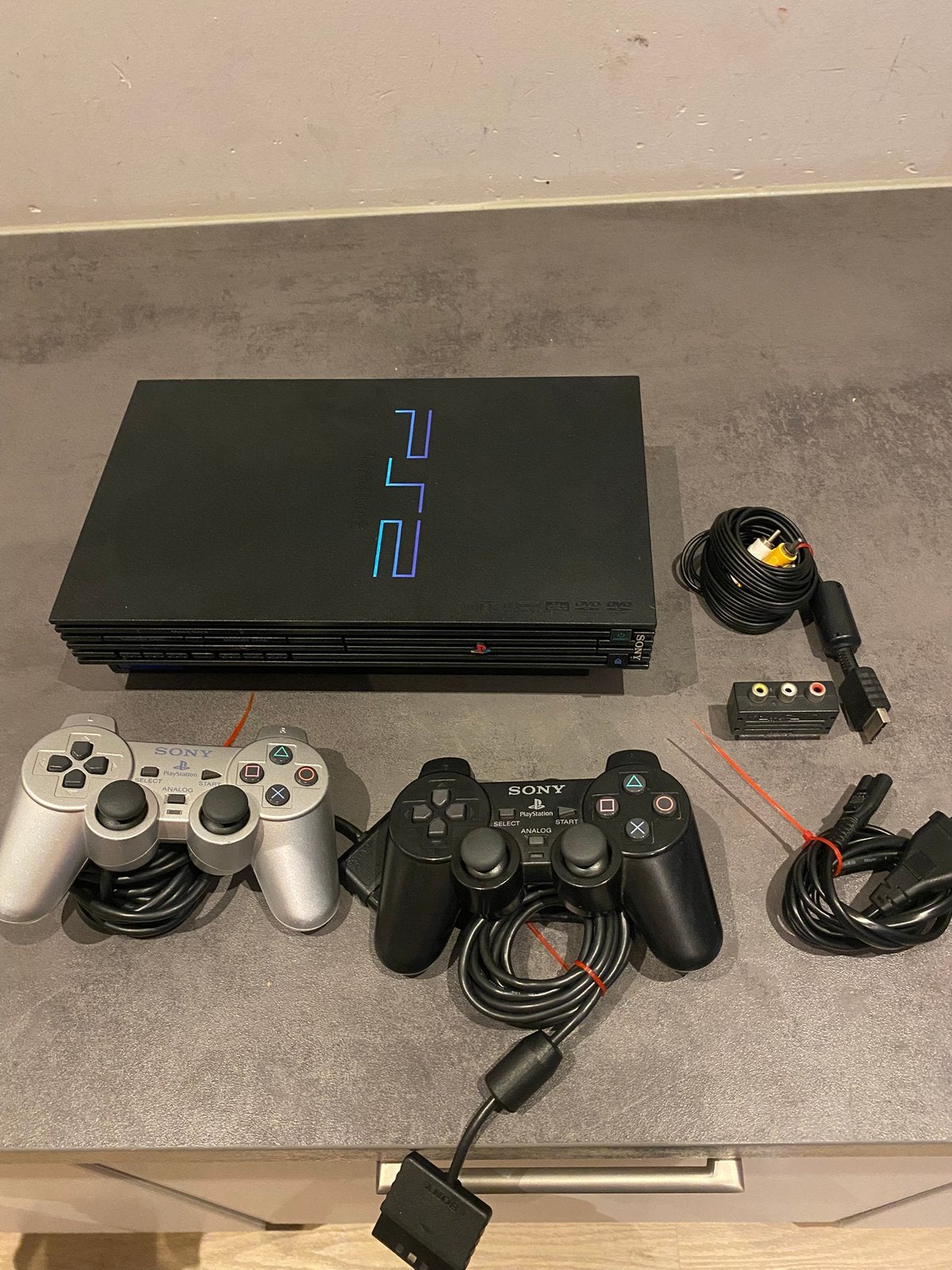 Ps 2 phat, Spelcomputers en Games, Spelcomputers | Sony PlayStation 2, Ophalen, Zo goed als nieuw, Met 2 controllers
