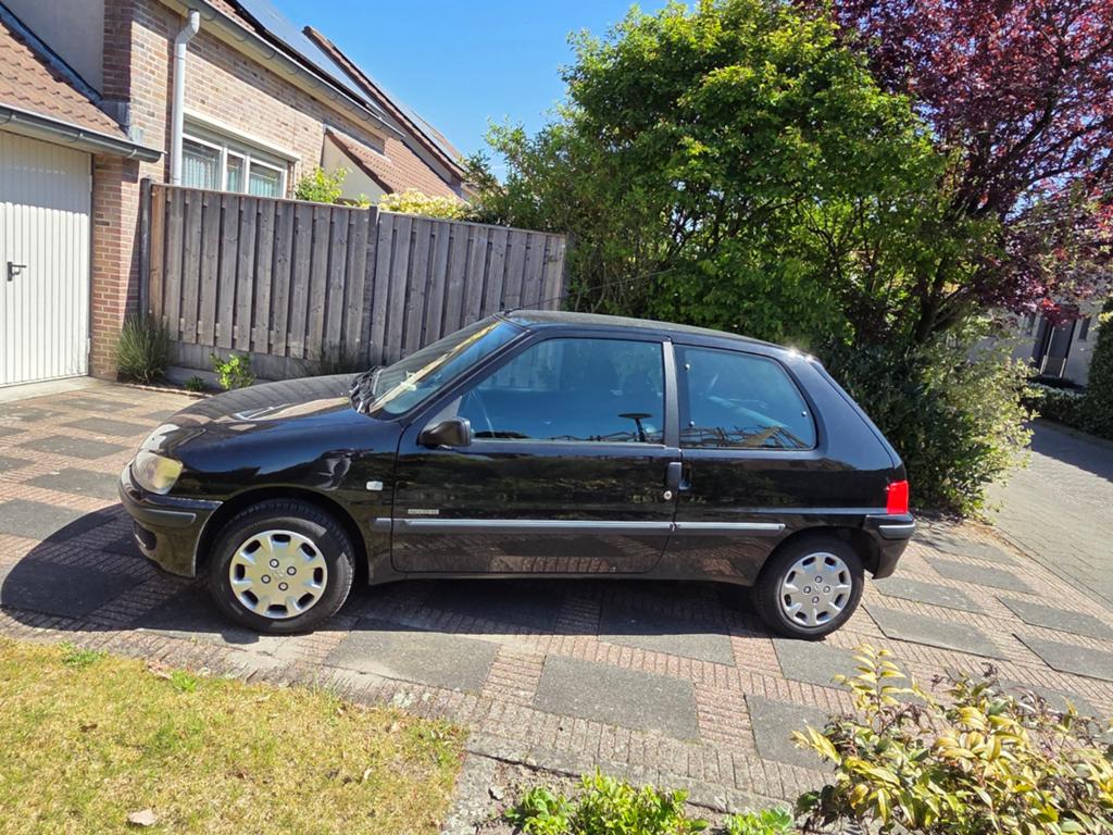 Peugeot 106 1.1 Accent bouwjaar 2000 Zwart, Voorwielaandrijving, 4 cilinders, 400 kg, Zwart