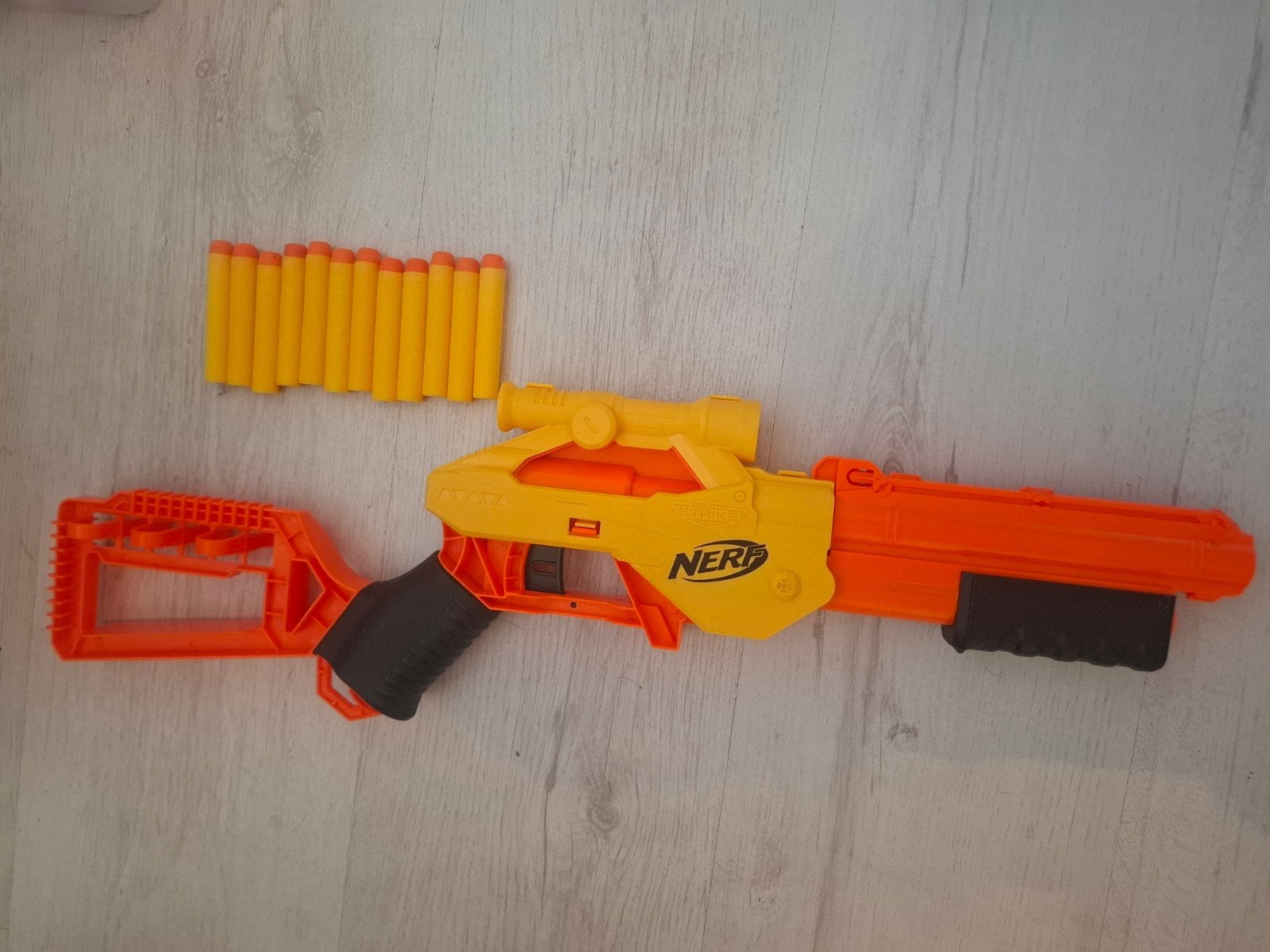 Nerf Sniper Blaster met magazijn en pijltjes, Ophalen of Verzenden, Zo goed als nieuw, Jongen of Meisje