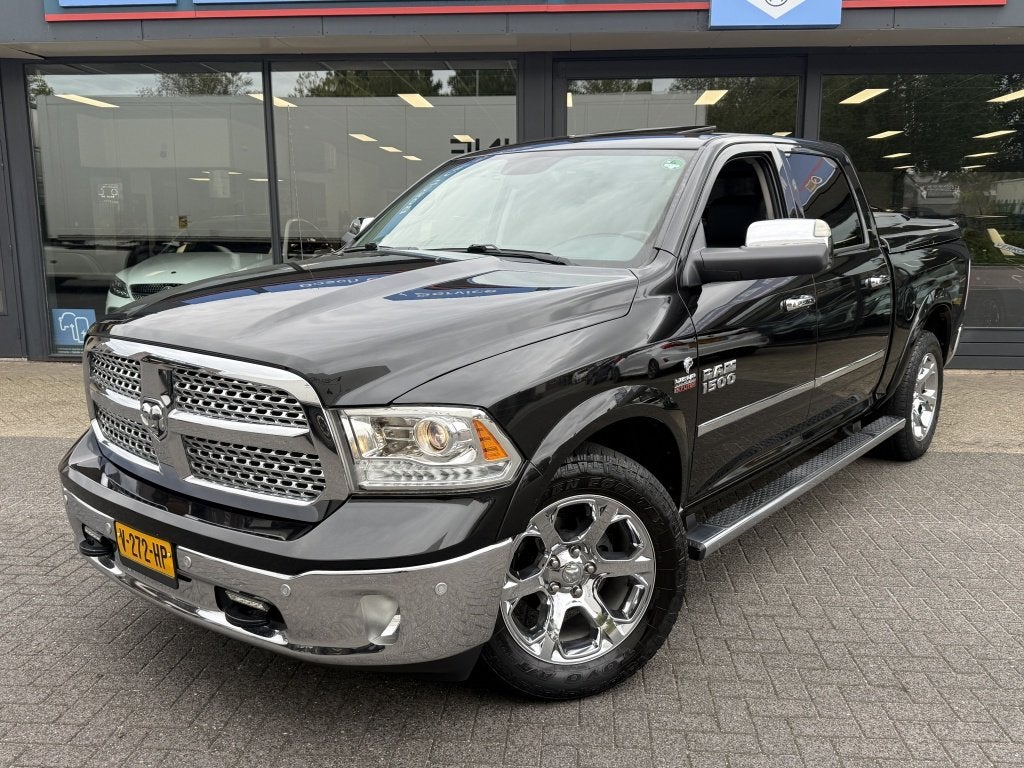 RAM Ram 1500 5.7 V8 QC 6'4 (bj 2018), Auto's, Gebruikt, 5654 cc, 402 pk, Zwart