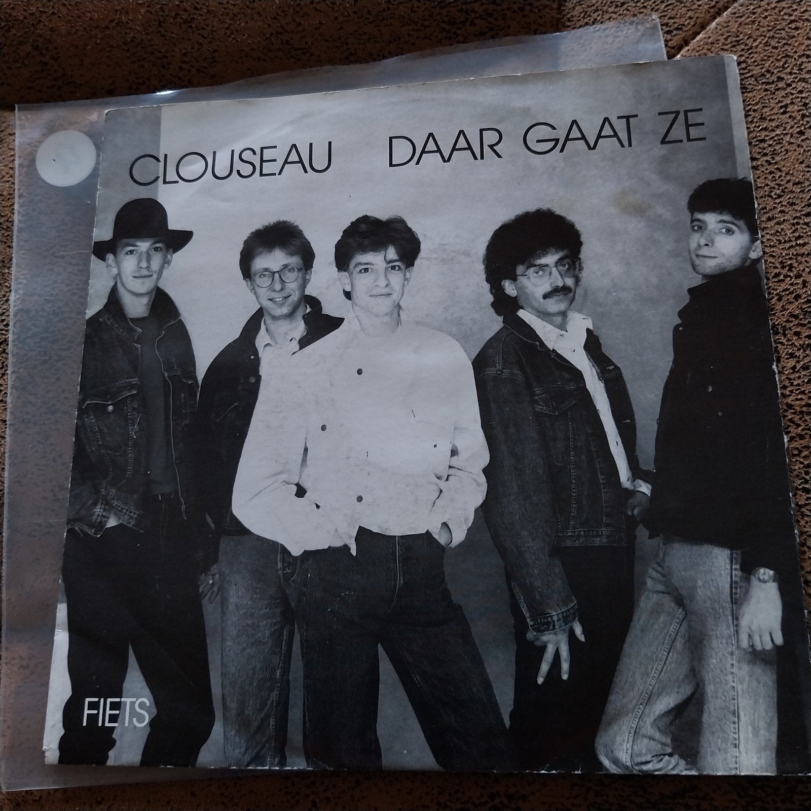 Clouseau - Daar Gaat Ze / Fiets - 7 inch single, Gebruikt, 7 inch, Ophalen of Verzenden, Pop