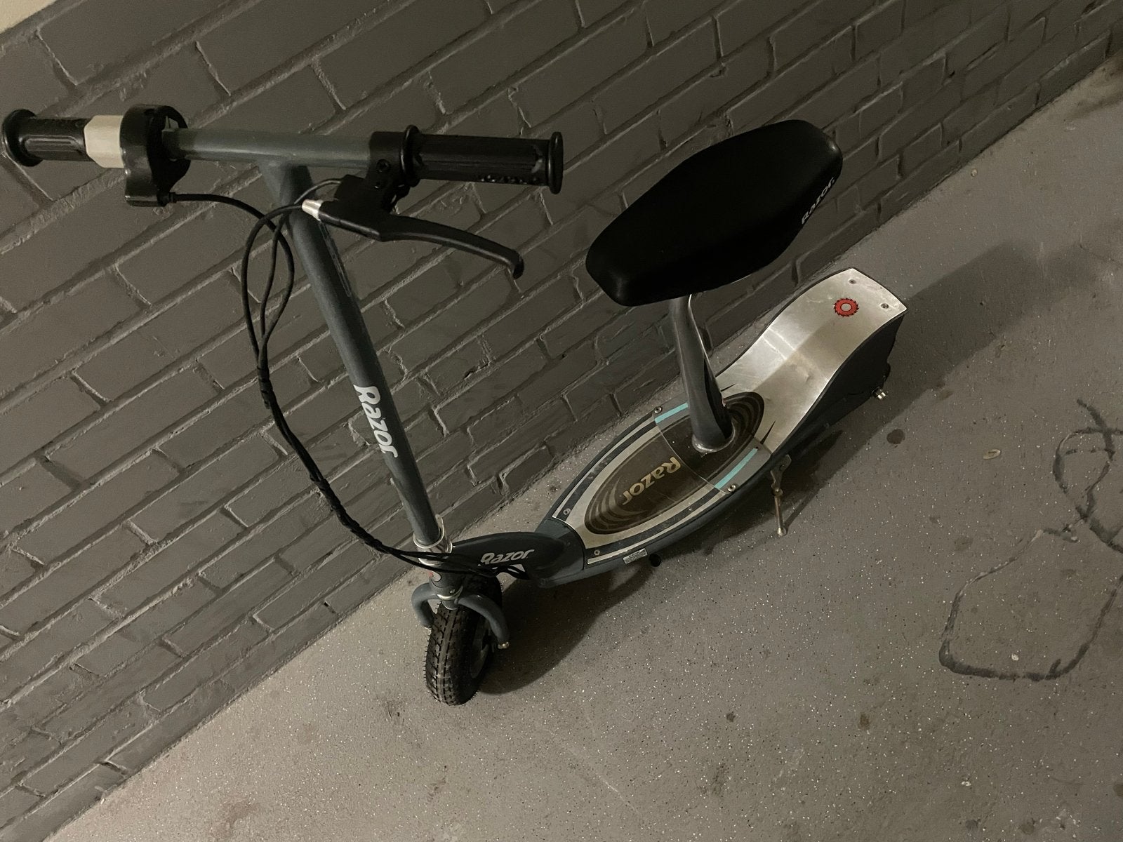 Razor step met zitje - defect voor de handige klusser, Ophalen, Gebruikt, Elektrische step (E-scooter)