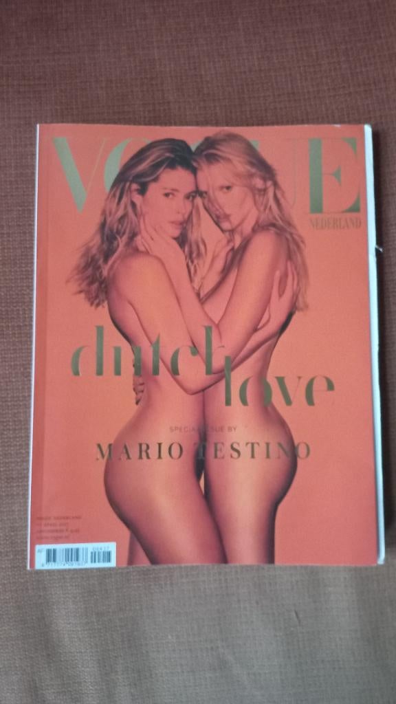 Vogue April 2017 Dutch Love Doutzen Kroes Lara Stone, Verzamelen, Tijdschriften, Kranten en Knipsels, Ophalen of Verzenden, 1980 tot heden