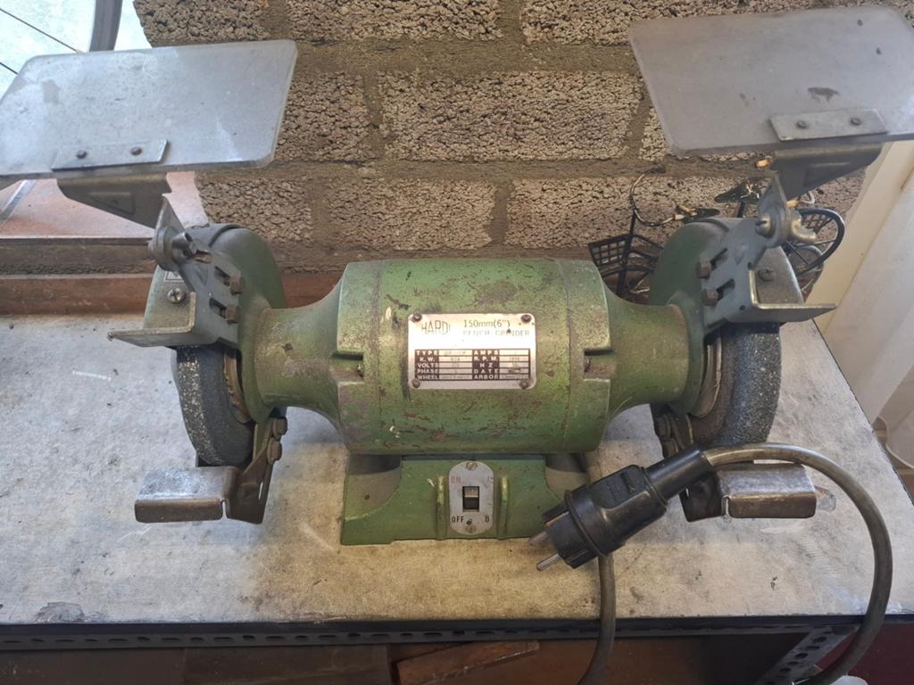 Hardi GD 150W Werkbankslijpmachine, Ophalen, Gebruikt, Minder dan 700 watt, Werkbankslijpmachine