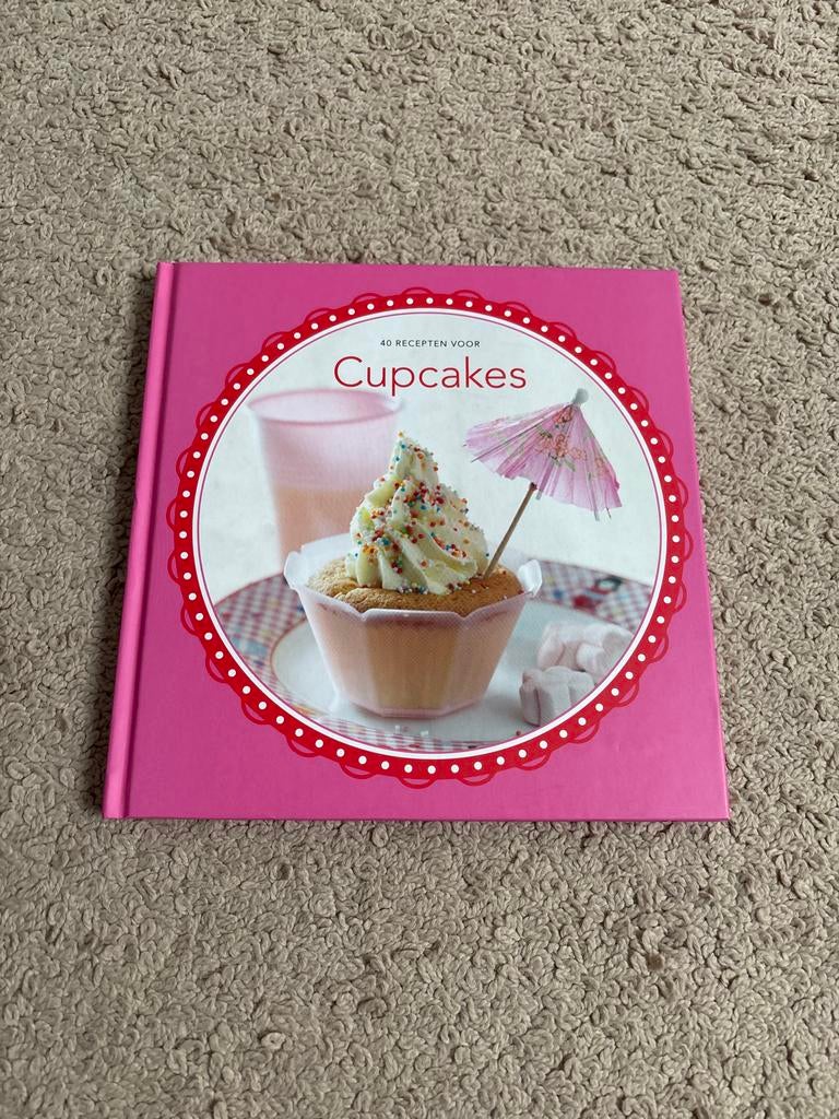 40 Recepten voor Cupcakes - Xenos Kookboek, Boeken, Ophalen of Verzenden, Zo goed als nieuw, Overige gebieden, Taart, Gebak en Desserts