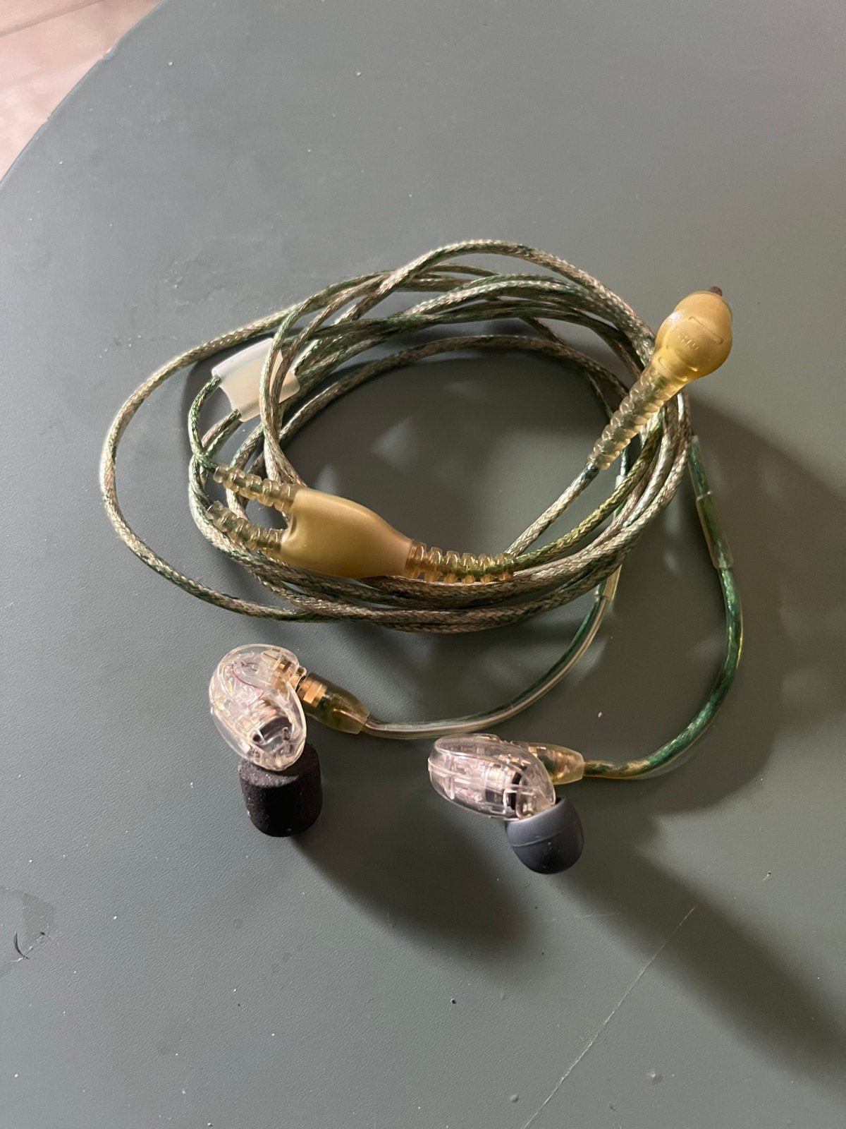Shure SE215 (twee rechts), Ophalen of Verzenden, Zo goed als nieuw, Zilver