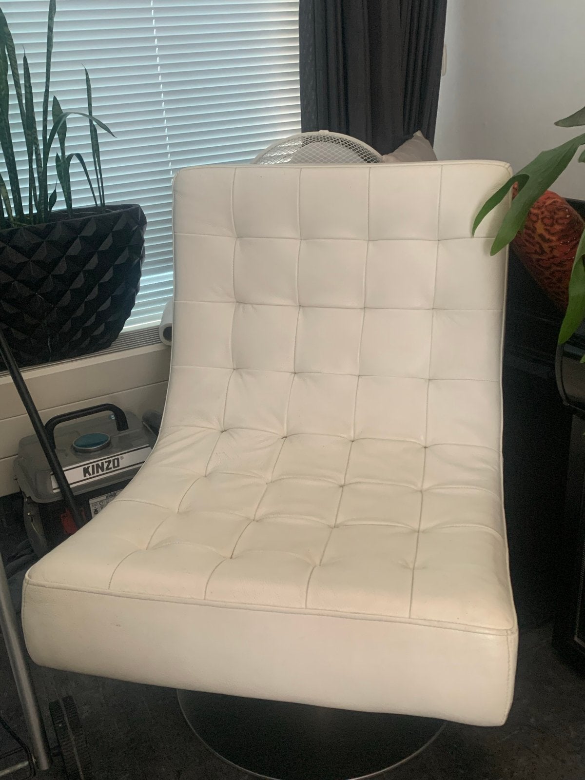 Wit leren design fauteuil met draaivoet, Ophalen, Gebruikt, Twee, Wit