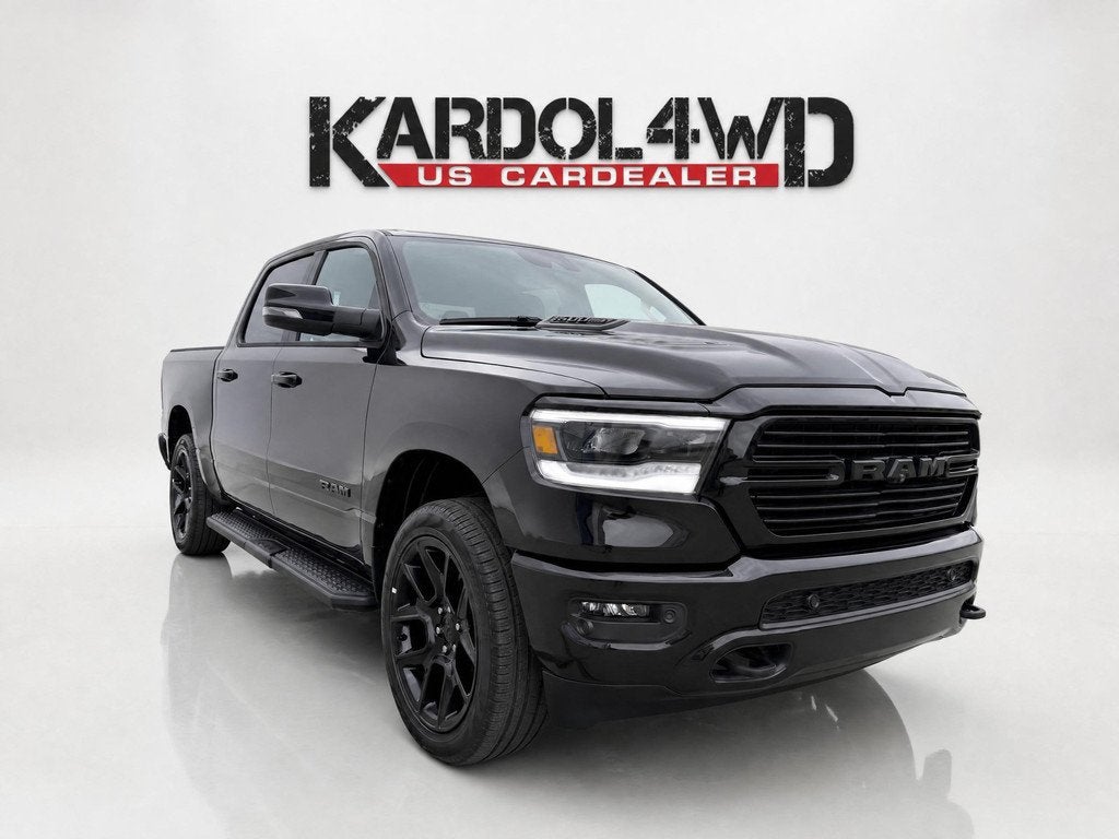 Dodge Ram 1500 Laramie Night Edition | BOMVOL!| Panoramadak, Auto's, Dodge, Automaat, 3500 kg, Gebruikt, 5654 cc