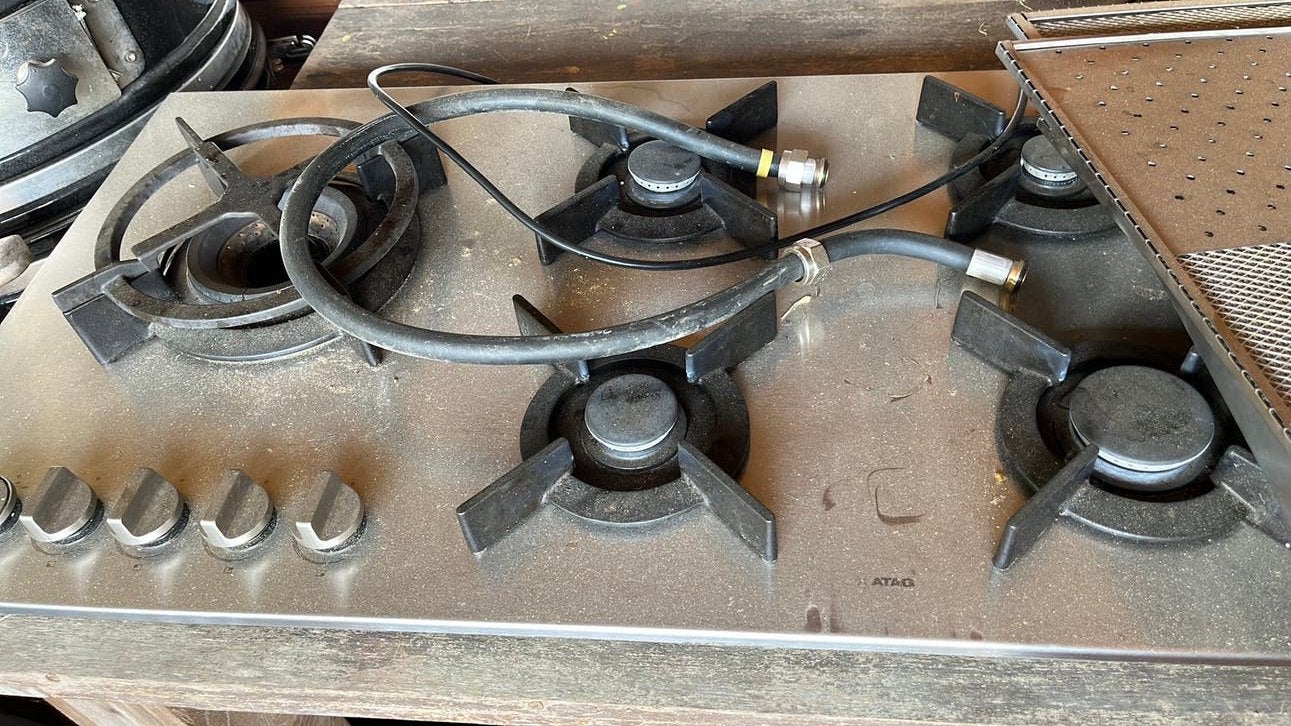 Gasfornuis 5pits incl spatscherm Atag, Witgoed en Apparatuur, Fornuizen, Ophalen, Gebruikt, Minder dan 85 cm, 60 cm of meer