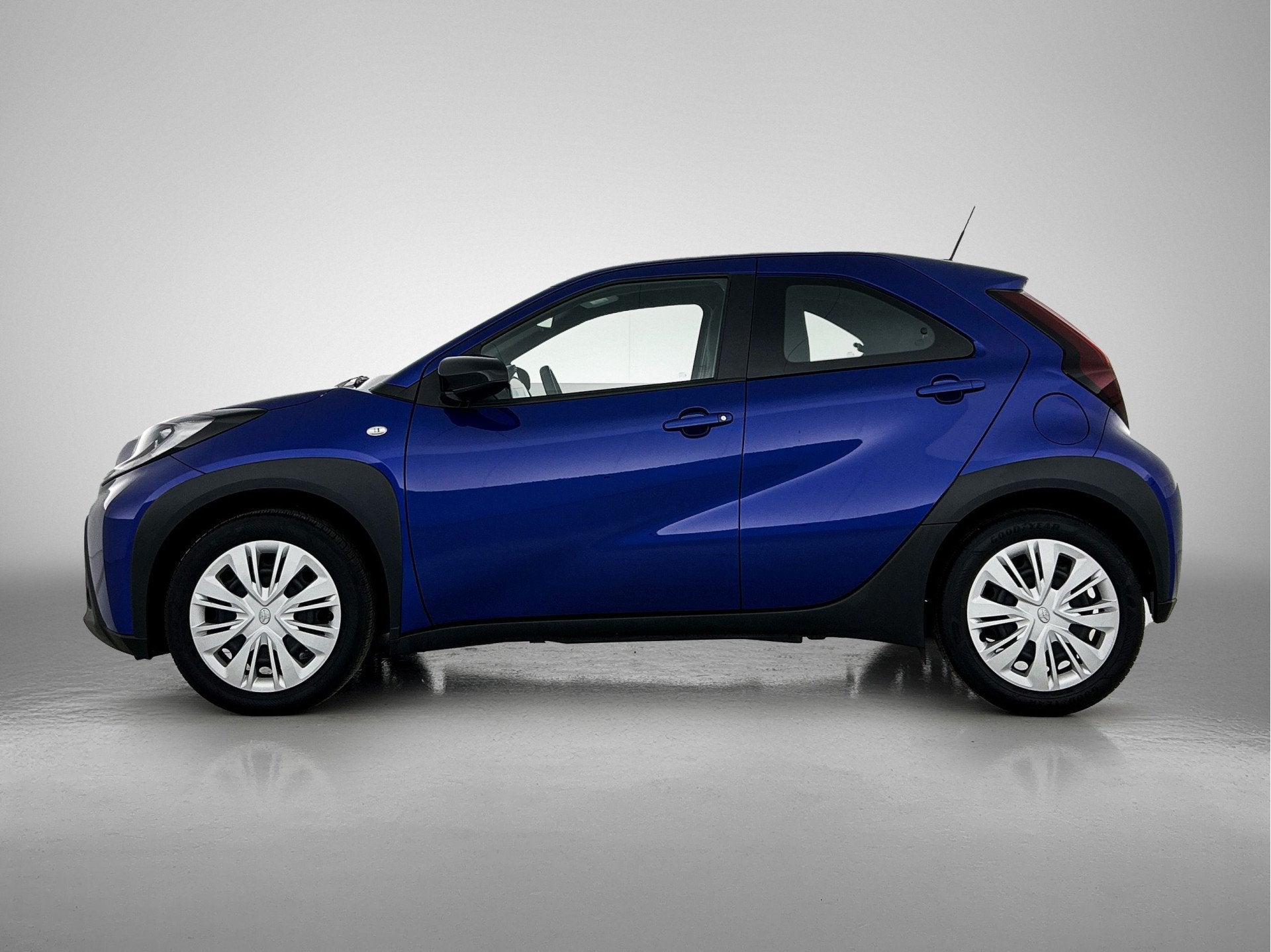 Toyota Aygo X 1.0 VVT-i MT Play | Airco | Adaptieve cruise c, 12 maanden, Gebruikt, 920 kg, Origineel Nederlands