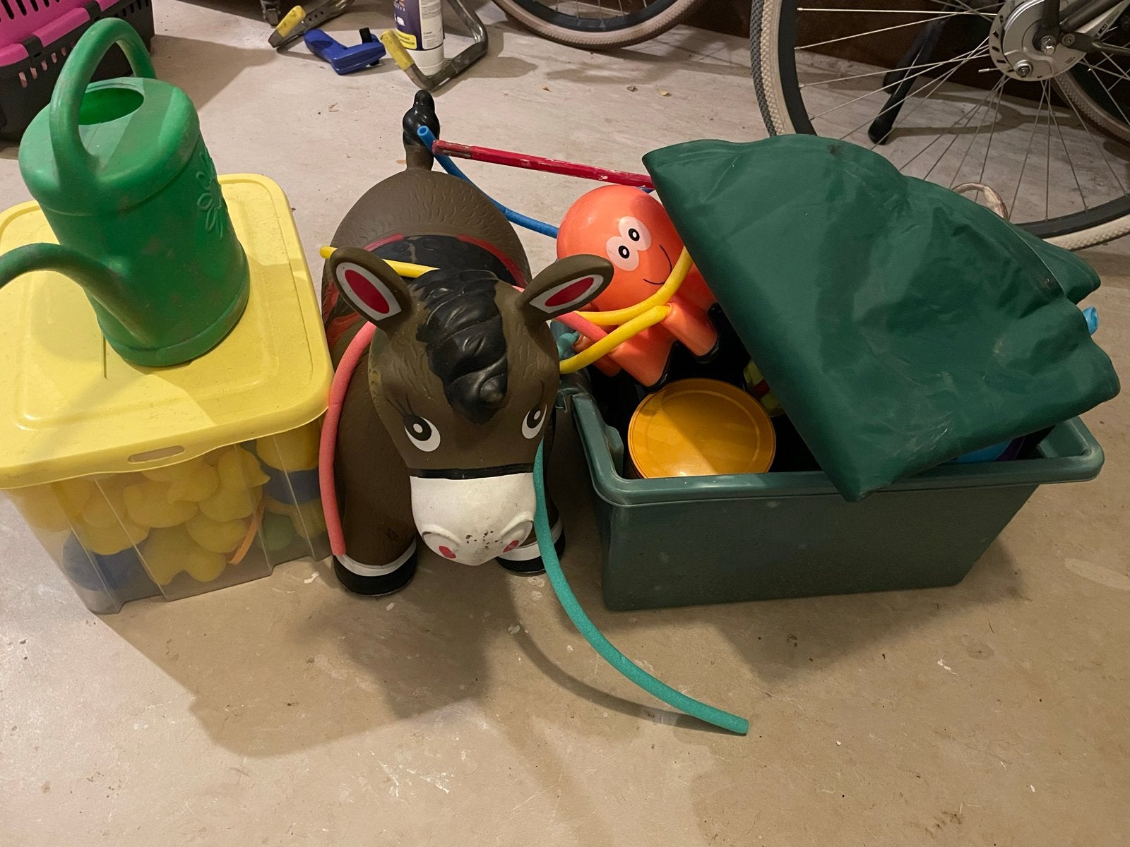 Speelgoedpakket: Springpaard, gieter en meer!, Ophalen of Verzenden, Gebruikt, Jongen of Meisje