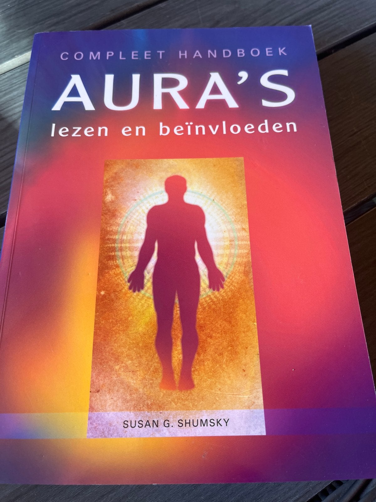Compleet Handboek Aura's Lezen en Beïnvloeden - Susan G. Shu, Boeken, Ophalen of Verzenden, Zo goed als nieuw, Spiritualiteit algemeen