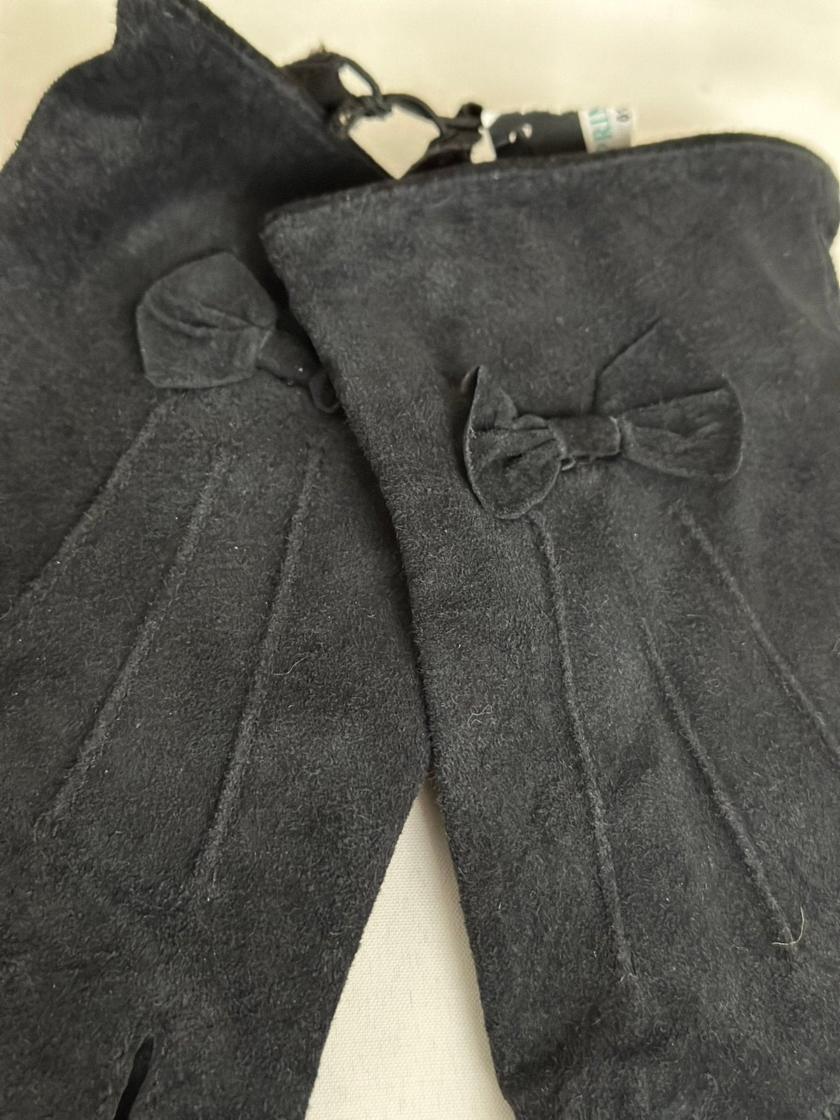 Handschoenen zwart suéde, Kleding | Dames, Ophalen of Verzenden, Zo goed als nieuw, Handschoenen