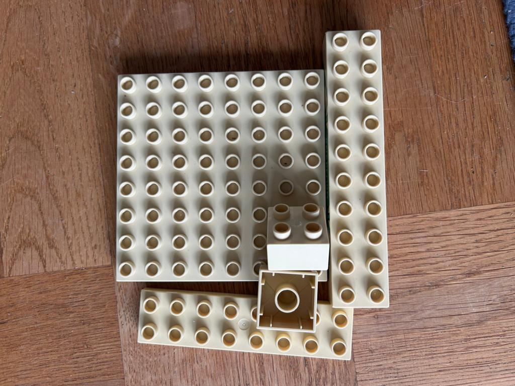 LEGO Duplo grondplaat, lange bouwstenen en blokjes Crème, Ophalen of Verzenden, Zo goed als nieuw, Losse stenen, Duplo