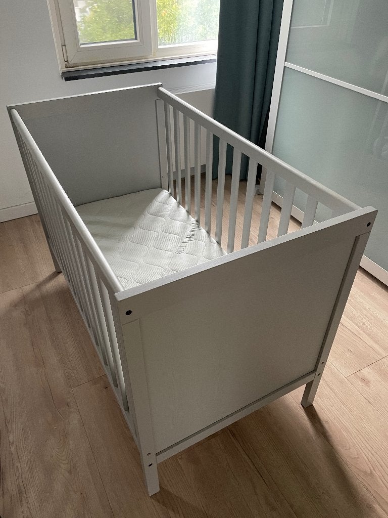 Ledikant Ikea met matras van prenatal, Ophalen, Gebruikt, Minder dan 140 cm, Matras