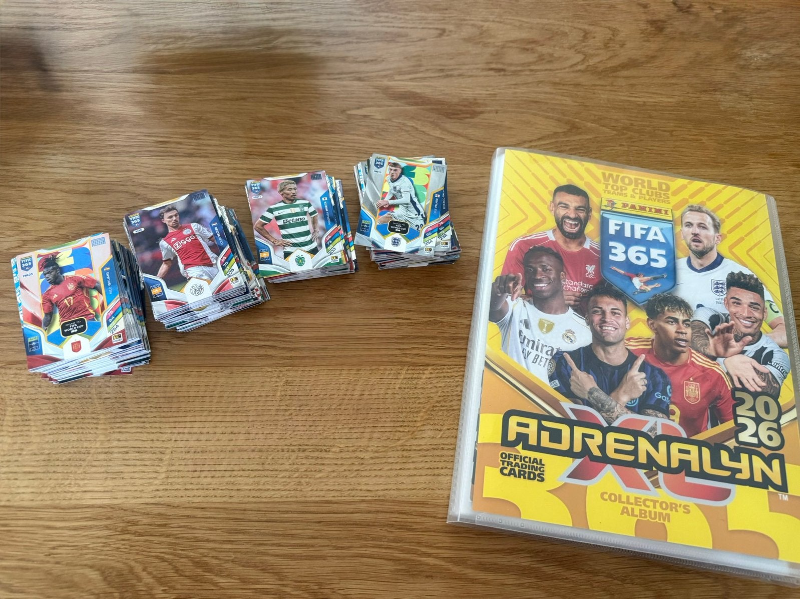Panini Fifa voetbalplaatjes adrenalyn 2025/2026, Verzenden, Zo goed als nieuw