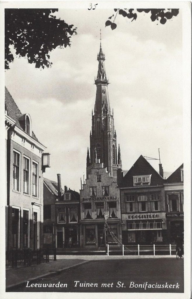 Leeuwarden (Fr.) Tuinen met St. Bonifaciuskerk, gelopen 1950, Verzamelen, Ophalen of Verzenden, 1940 tot 1960, Gelopen, Friesland