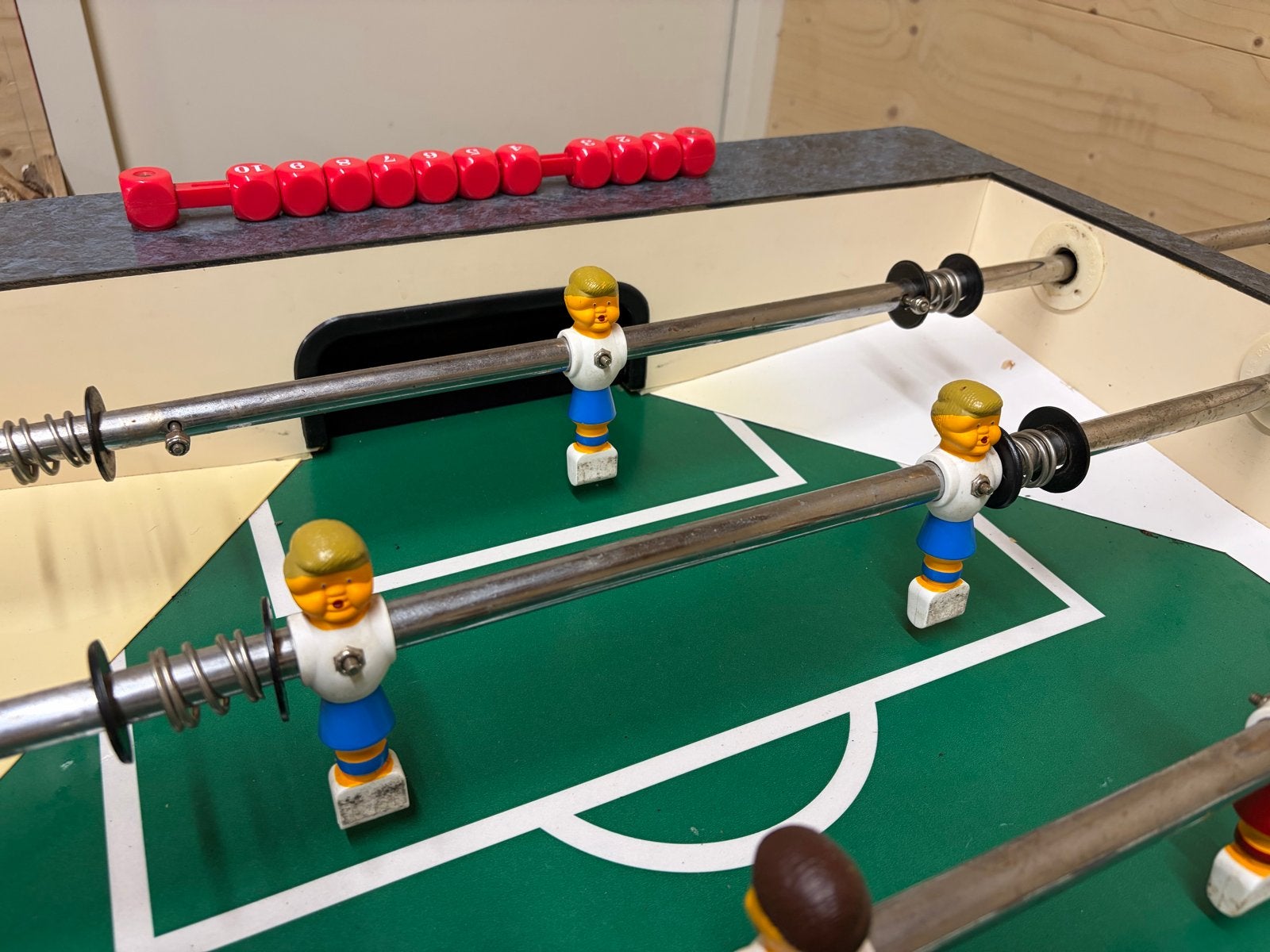 Stevige (zware) ouderwetse voetbaltafel, Ophalen, Gebruikt