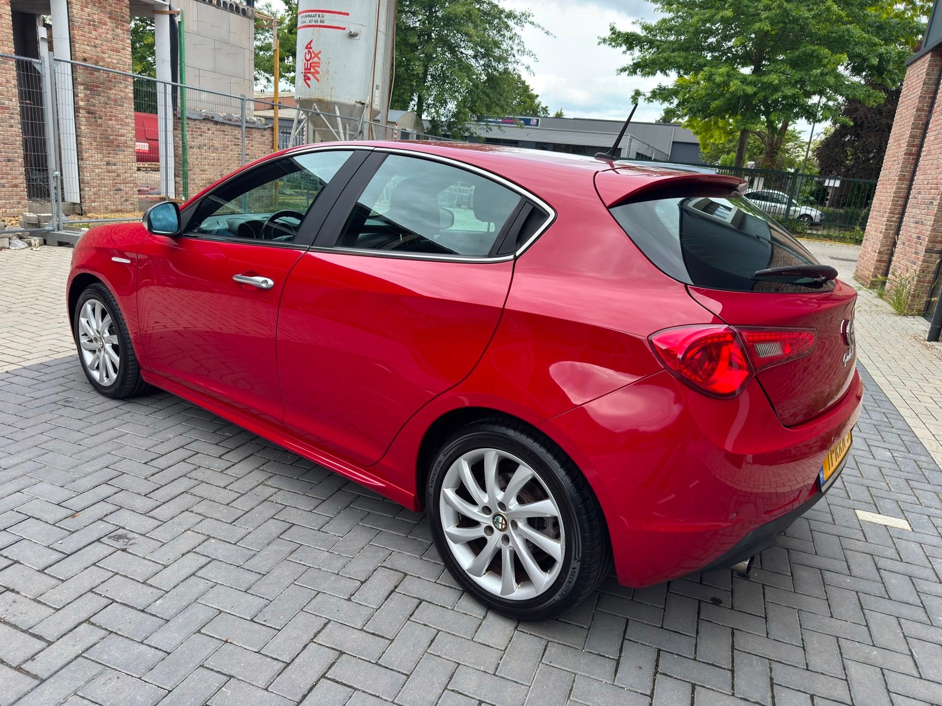Alfa Romeo Giulietta 1.4 T Distinctive, Voorwielaandrijving, Euro 5, Gebruikt, 4 cilinders