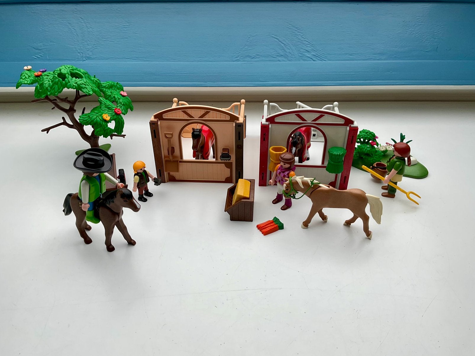 Playmobil Paardenstallen met paarden en toebehoren, Ophalen of Verzenden, Gebruikt