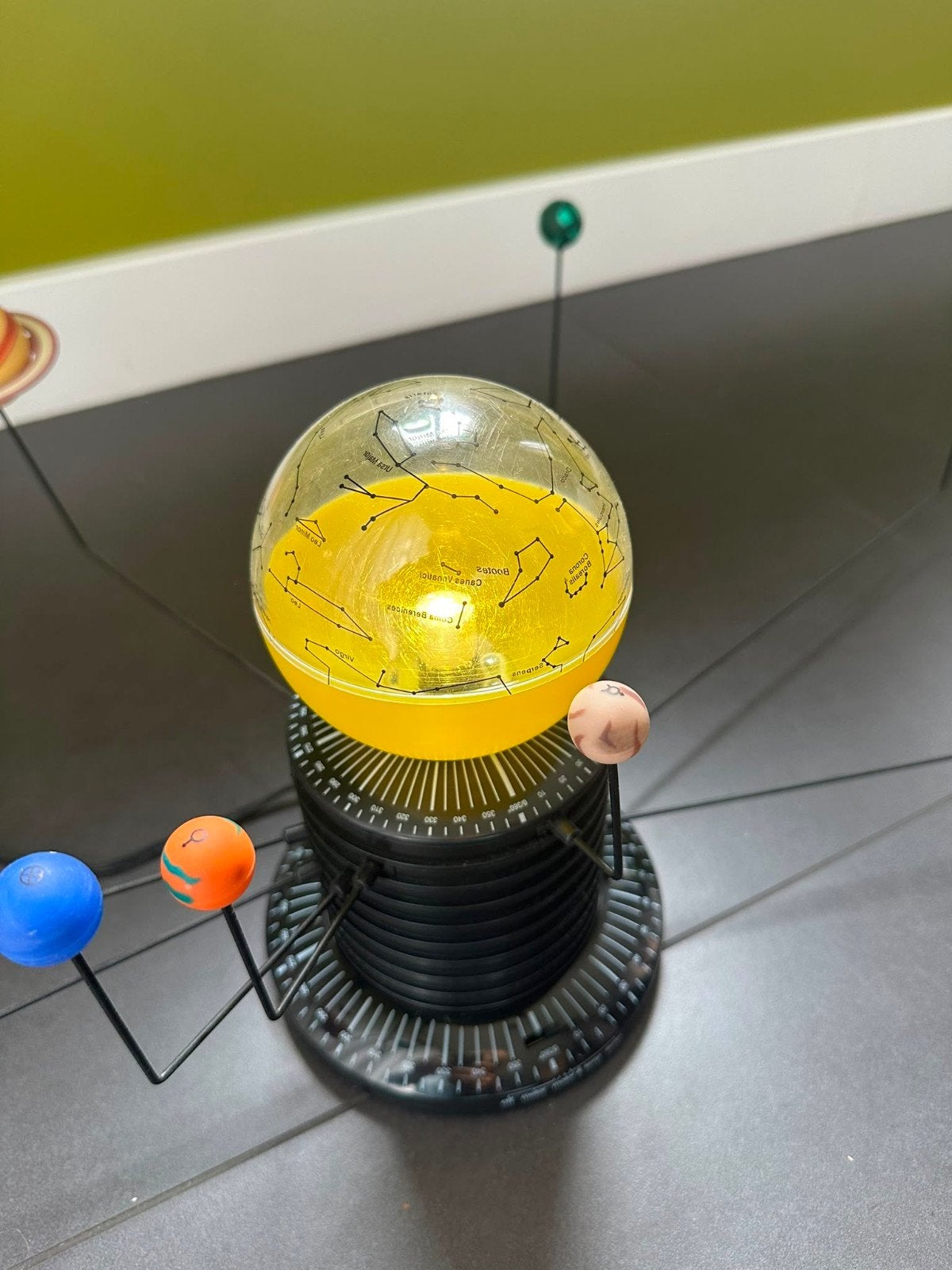 Draaiend zonnestelsel met lamp, Ophalen, Gebruikt, Elektronica, Met licht