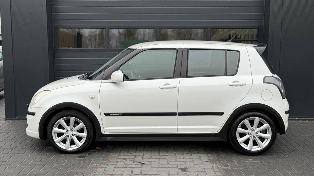 Suzuki Swift 1.3 Shogun Airco|Elekpakket, Auto's, Voorwielaandrijving, 965 kg, 400 kg, Origineel Nederlands