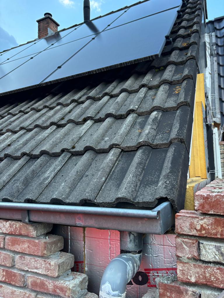Gratis dakpannen - Ideaal voor projecten of reparaties, Doe-het-zelf en Verbouw, Dakpannen en Dakbedekking, Ophalen, Steen of Klei