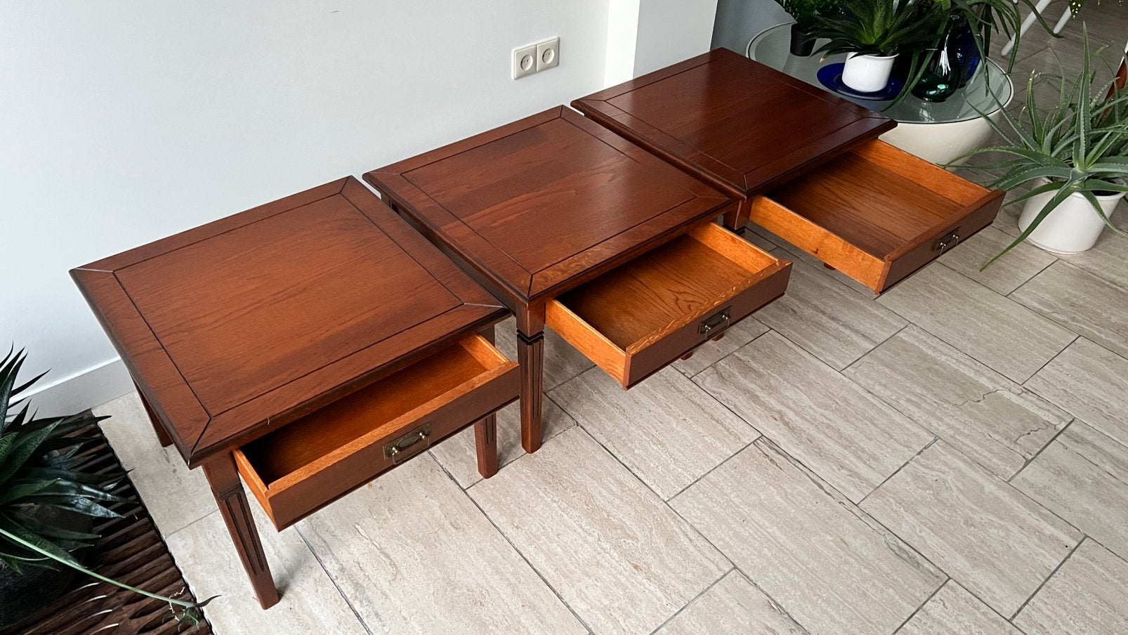 3 klassieke side tables van massief kersenhout >25 jaar oud, Huis en Inrichting, Tafels | Salontafels, Ophalen, Zo goed als nieuw