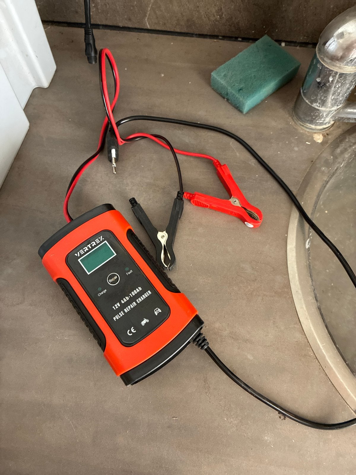 VERTREX 12V Acculader 4Ah-100Ah Pulse Repair Charger, Gebruikt, Universele onderdelen