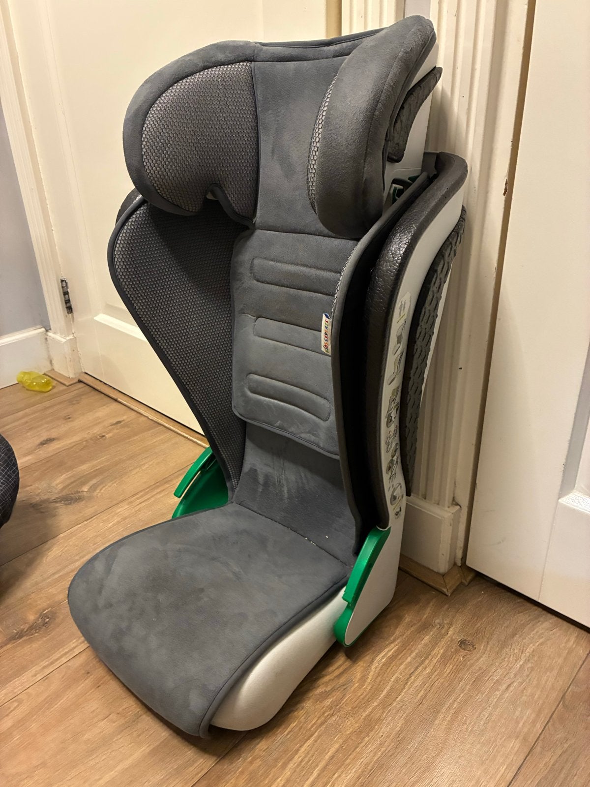 Kidsexperts autostoel (smal model voor 3 op een rij), 15 t/m 36 kg, Verstelbare rugleuning, Ophalen, Overige merken