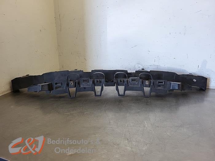 Bumperframe voor van een Opel Vivaro, Gebruikt, -, -, Opel