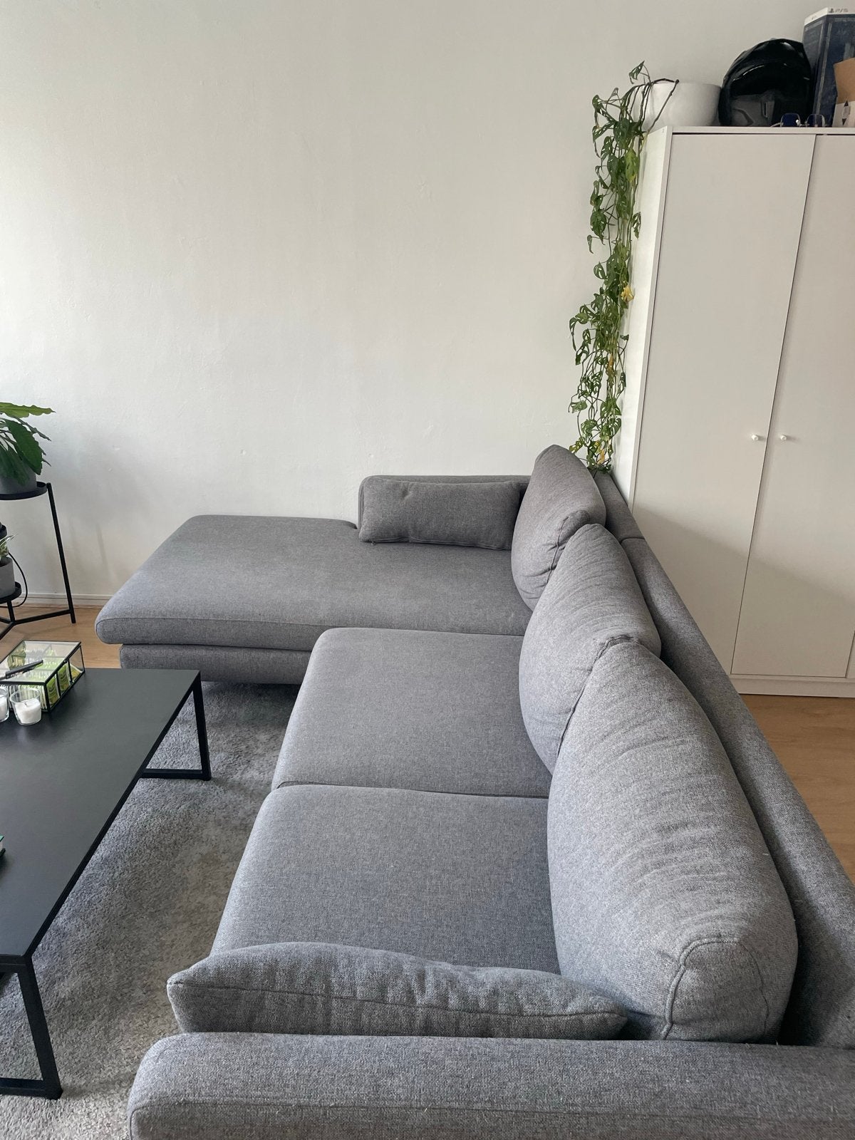 Moderne grijze hoekbank wehkamp, Ophalen, 250 tot 300 cm, Hoekbank, Zo goed als nieuw