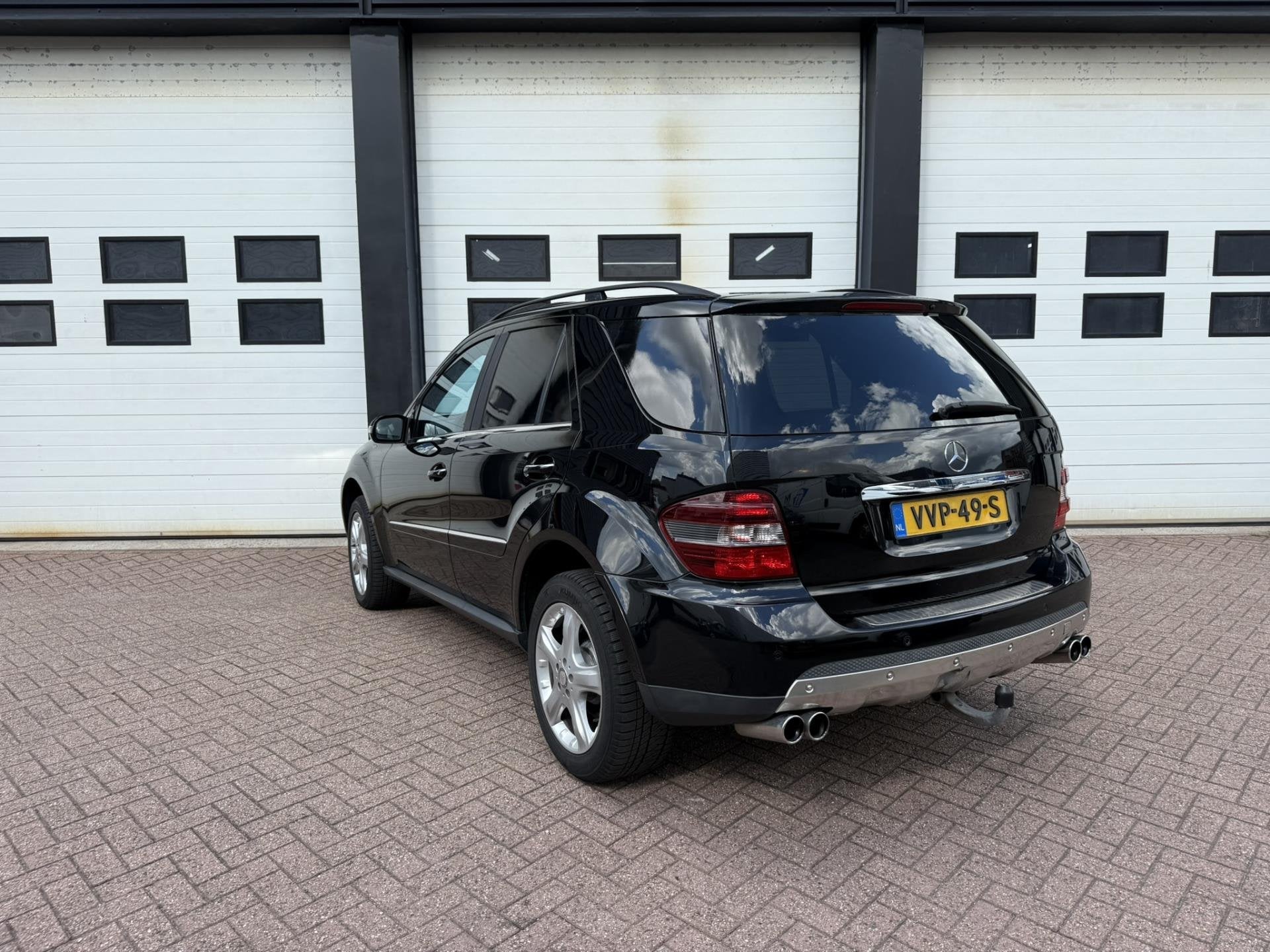 Mercedes-Benz ML 500 4MATIC Grijs Kenteken Complete Stoelen, Automaat, 5461 cc, Gebruikt, 8 cilinders