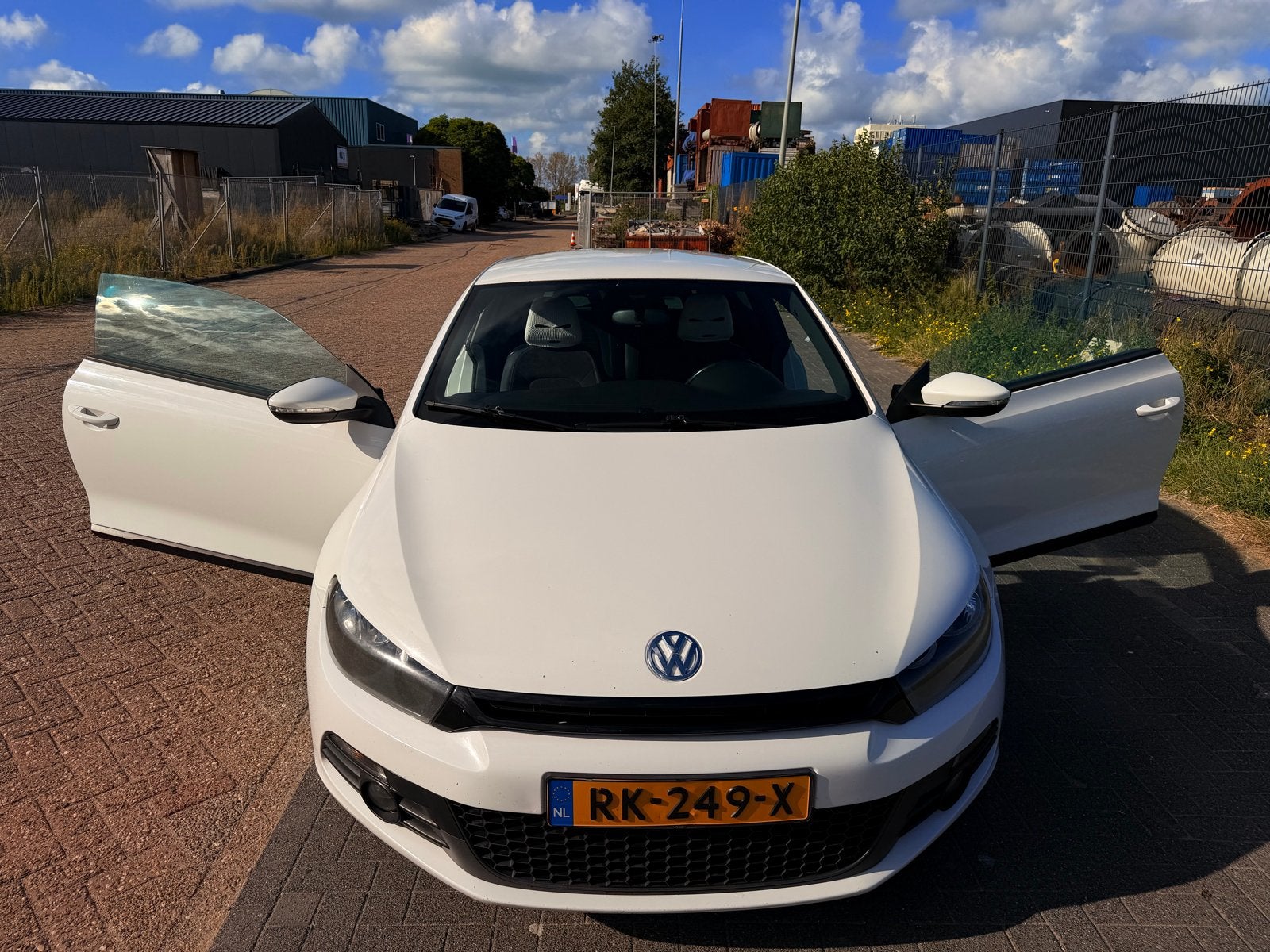 Volkswagen Scirocco 1.4 TSI 90KW 2009 Wit, Auto's, Voorwielaandrijving, 4 cilinders, 4 stoelen, 1219 kg