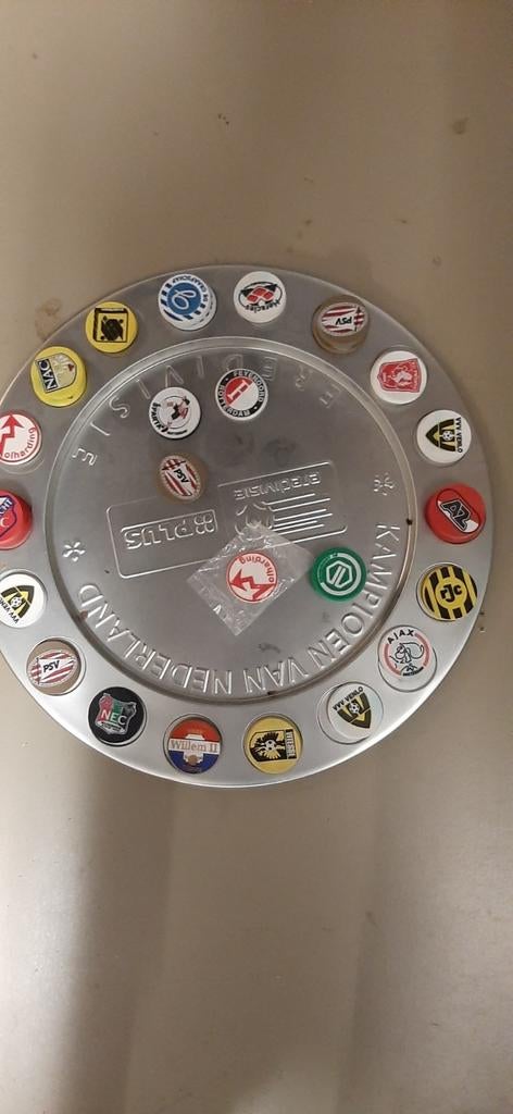 Voetbal magneetjes, Ophalen
