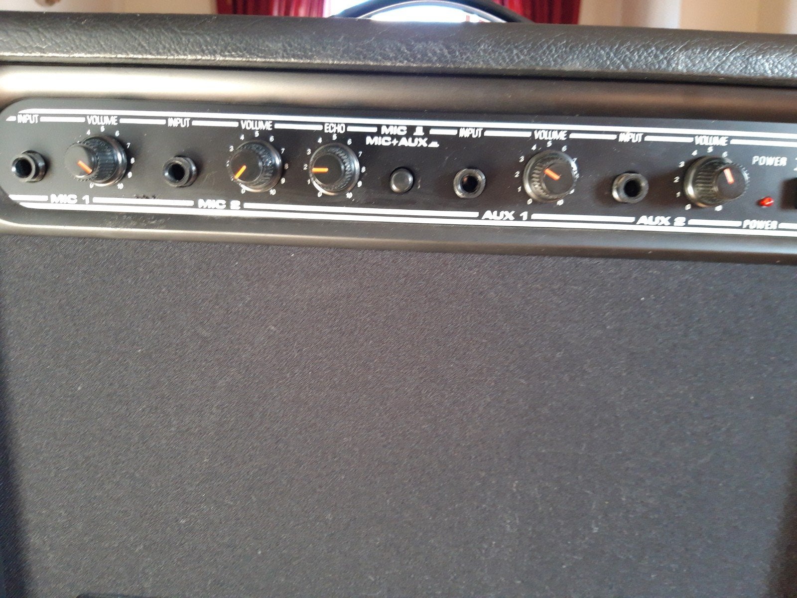 Marquant MMA-001 Multi-Function Basgitaar Versterker, Ophalen, Minder dan 50 watt