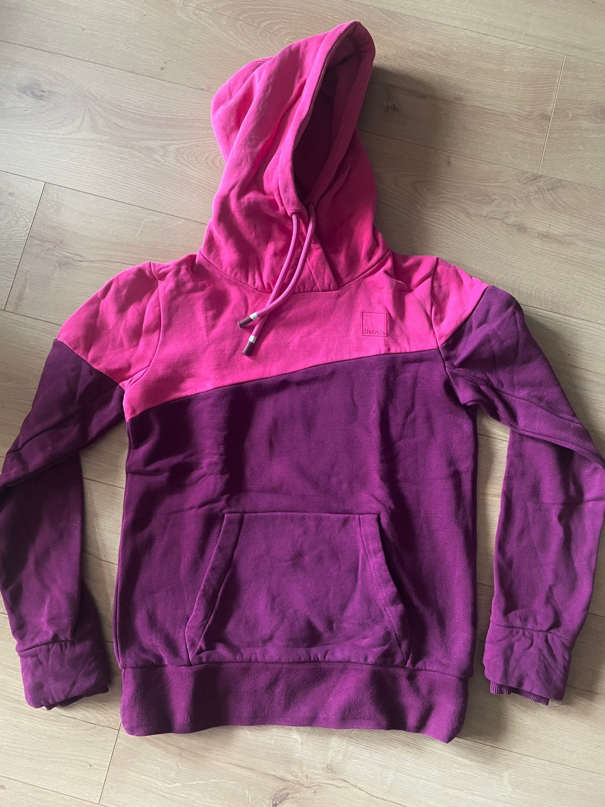 Dikke Bench hoodie (maat M), Ophalen, Zo goed als nieuw, Maat 38/40 (M), Roze