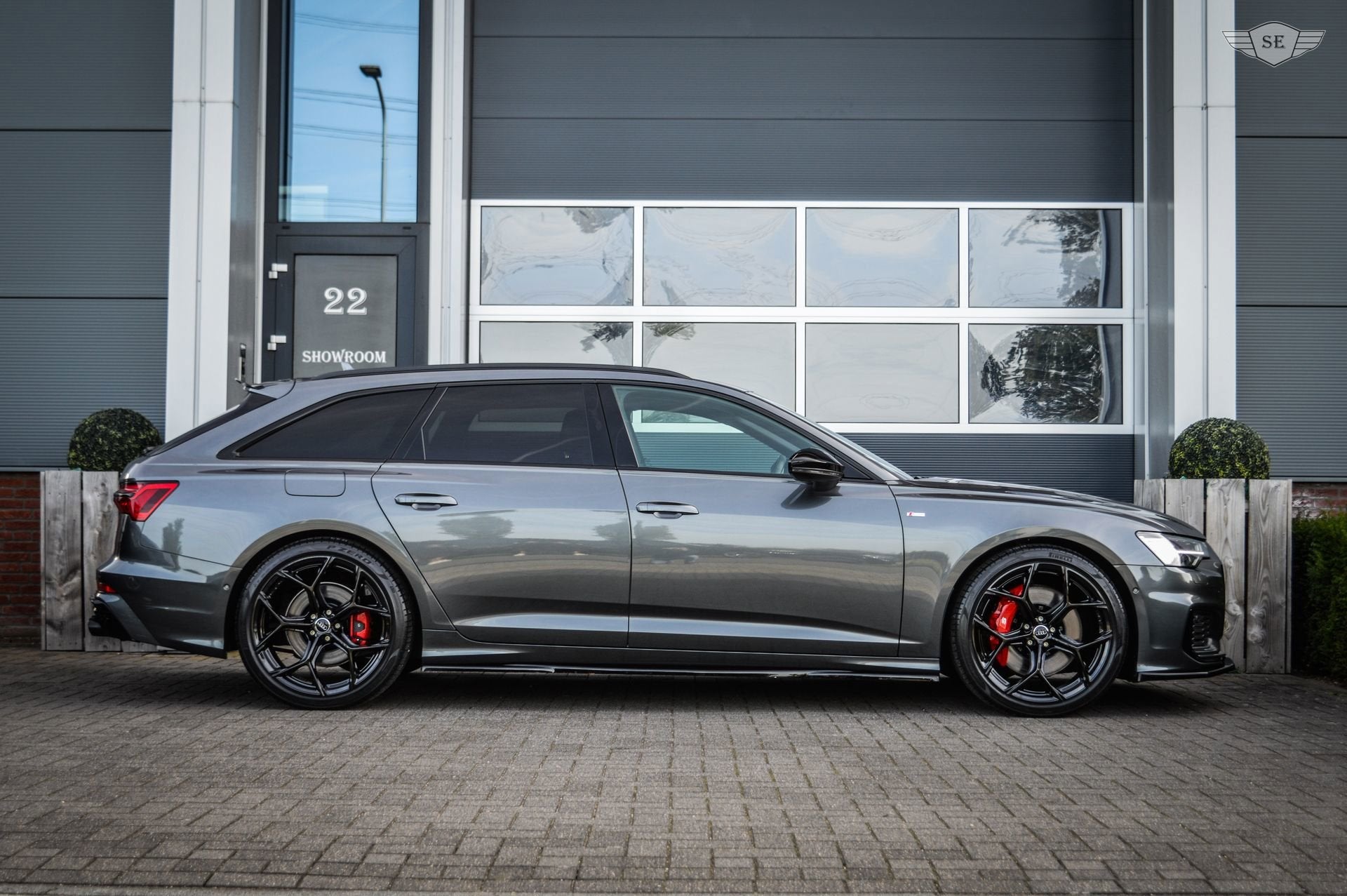 Audi A6 Avant 55 TFSIe|QUATTRO|S-LINE|ACC|MATRIX|STUURVERWAR, Auto's, Automaat, Dealer onderhouden, Gebruikt, Zwart
