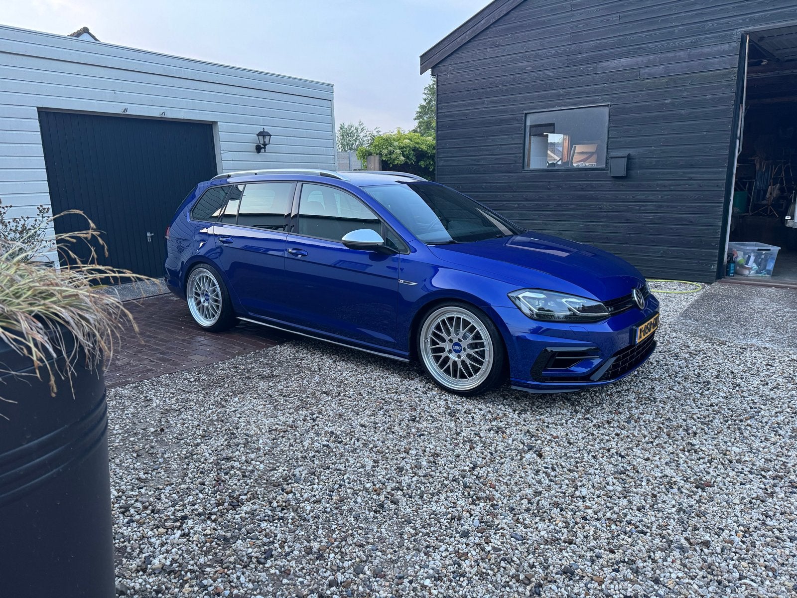 Volkswagen Golf 7.5 R Variant, Automaat, Zwart, 4 cilinders, 1984 cc
