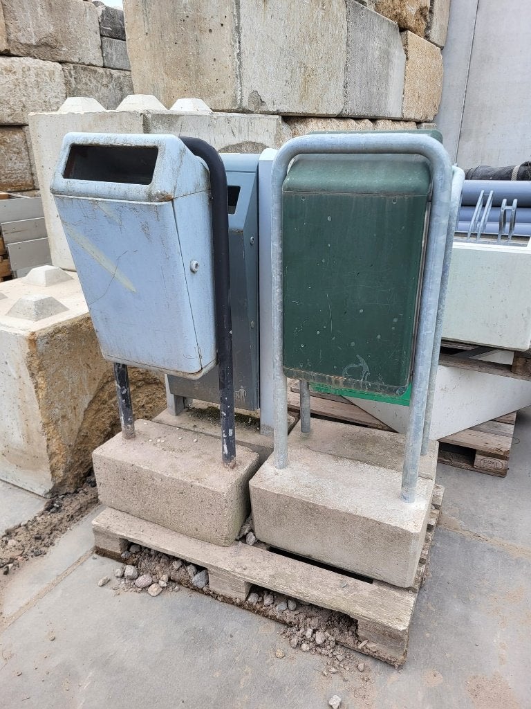 4 stuks gebruikte park prullenbakken van metaal, Tuin en Terras, Ophalen, Overige materialen, Gebruikt, 25 tot 50 cm