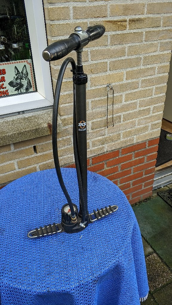 SKS Hogedruk fietspomp, Ophalen, Drukmeter, Zo goed als nieuw