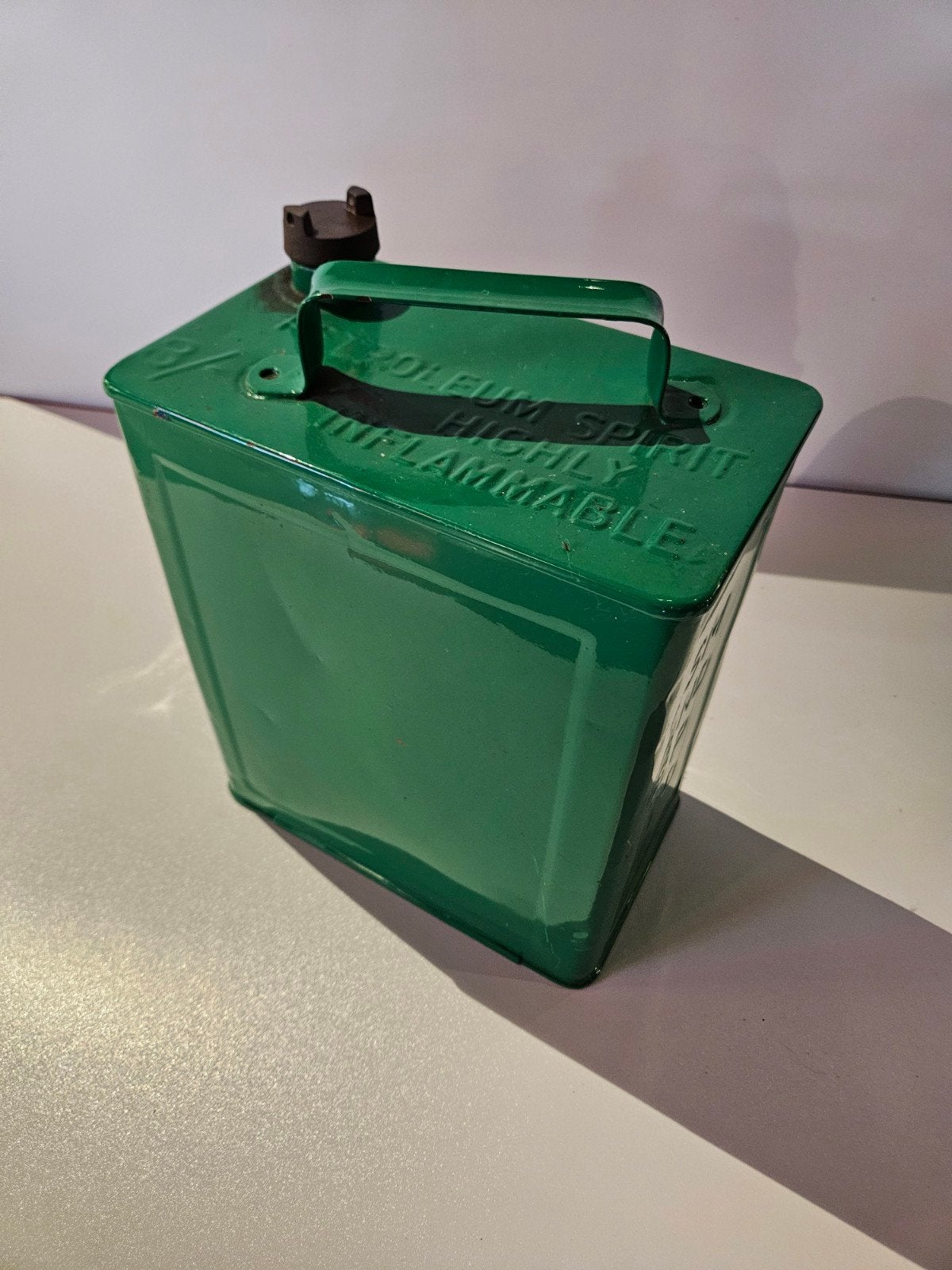 Vintage BP Groene Benzine Jerrycan - SM AND BP LTD, Ophalen of Verzenden, Gebruikt, Gebruiksvoorwerp