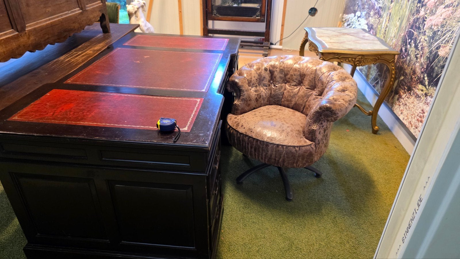 mahonie houten Chesterfield bureau met stoel, Ophalen