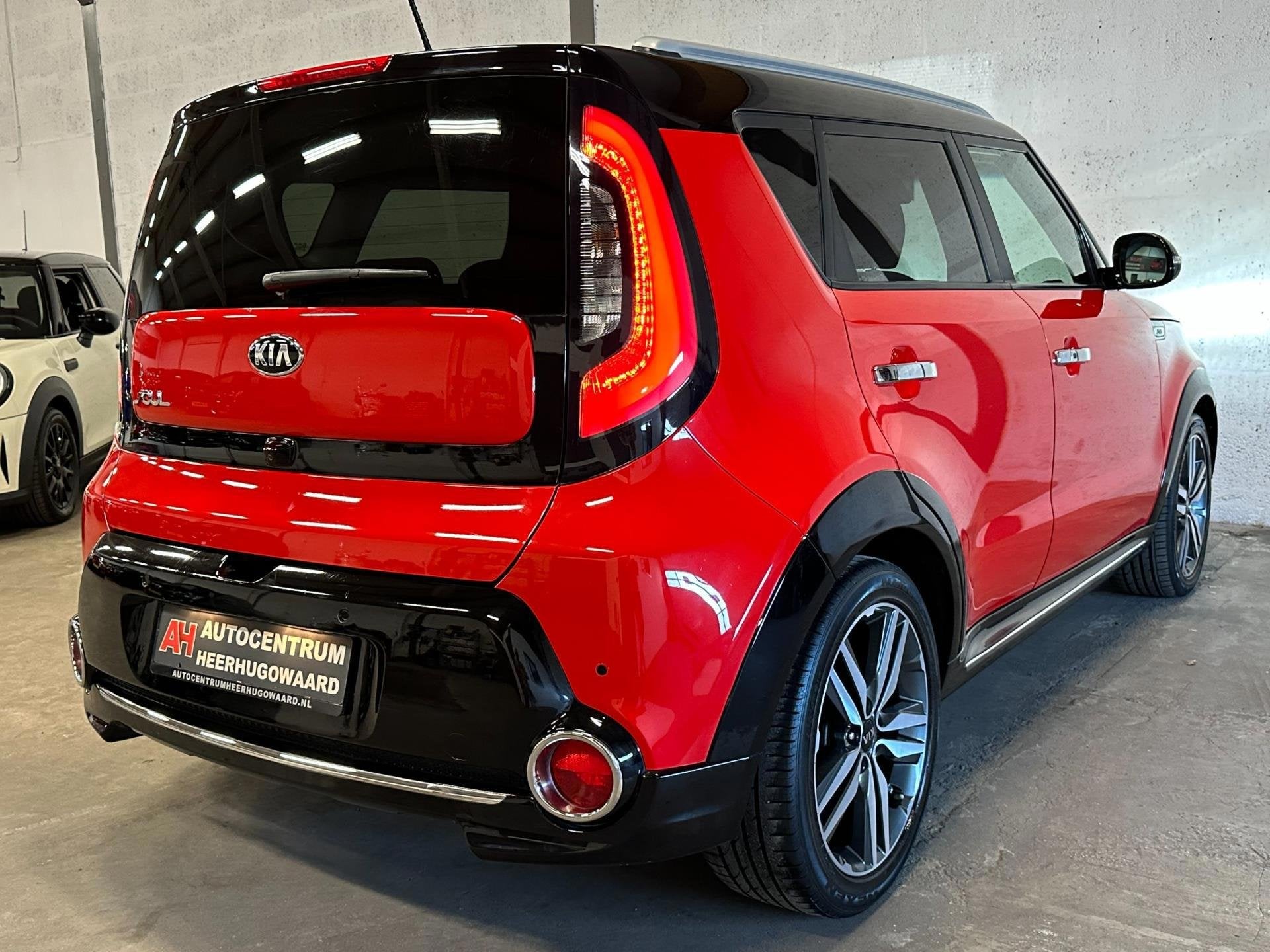 Kia Soul 1.6 GDI Leder|Navi|Carplay|Camera|Cruise|Dealer Ond, Auto's, Voorwielaandrijving, Dealer onderhouden, Stof, Gebruikt