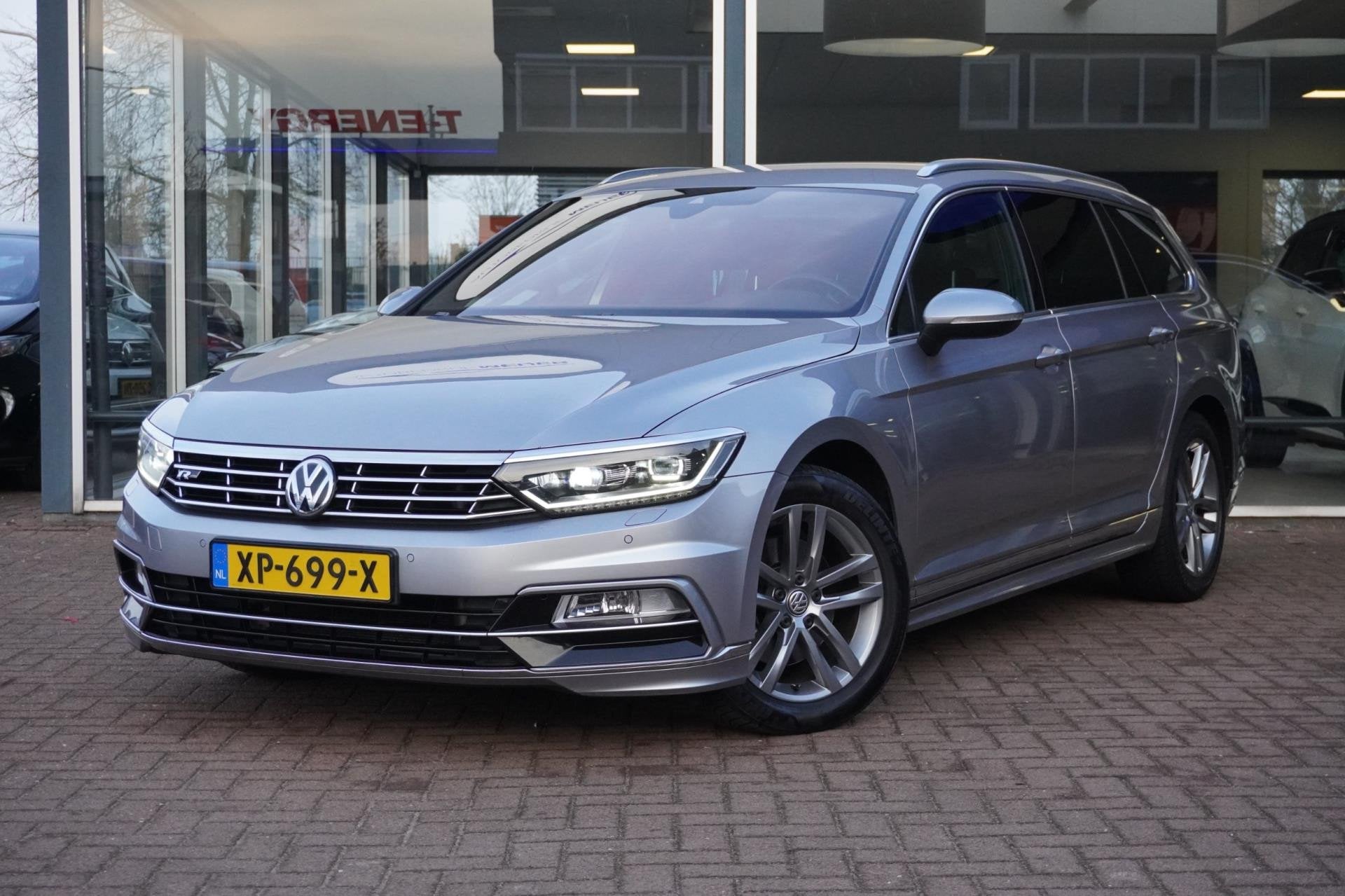 Volkswagen Passat Variant 1.5 TSI Highline Business R-Line |, Auto's, Dealer onderhouden, 730 kg, 4 cilinders, 150 pk