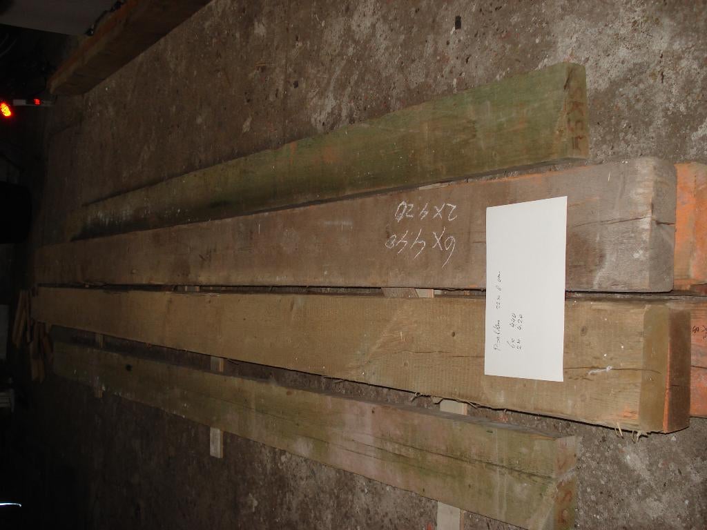 houten balken   6 x 440 cm     2 x  420 Cm, Doe-het-zelf en Verbouw, Ophalen, Zo goed als nieuw, Balk, Vuren