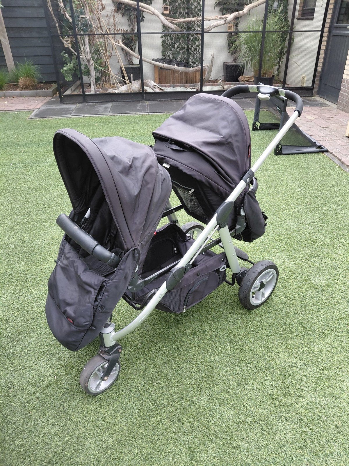 Topmark zwarte dubbele kinderwagen met reiswieg - Gebruikt, Overige merken, Gebruikt, Ophalen of Verzenden, Combiwagen